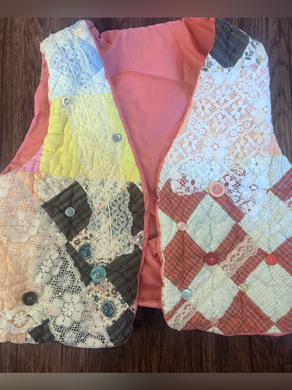Women’s vintage quilted vest 1980s handmade Pink Patchwork M